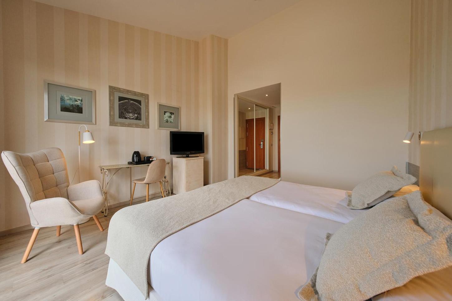 Chueca Hotel Spa Villa Nazules מראה חיצוני תמונה